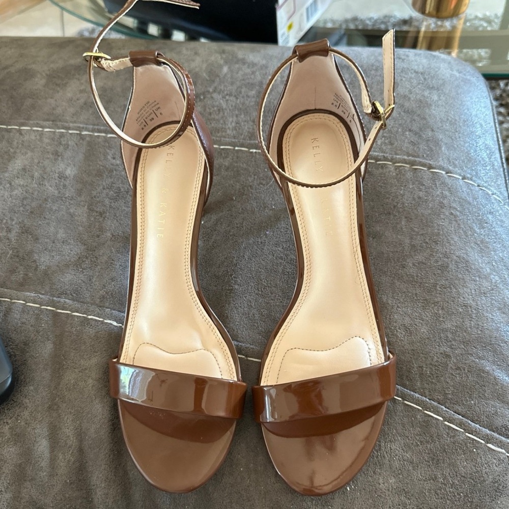 Kelly & Katie size 8.5